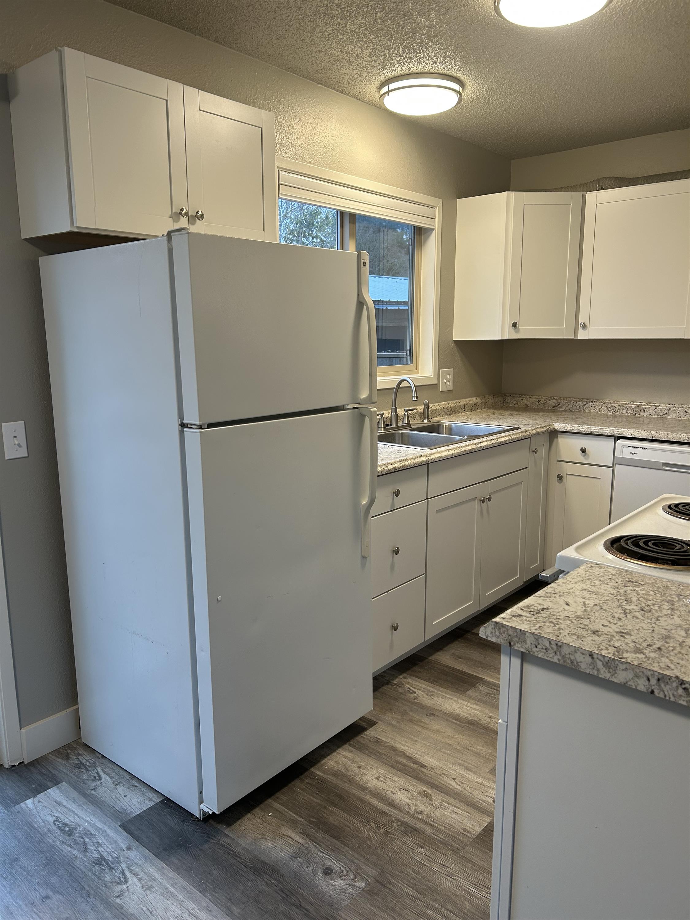 3437 Redwood Avenue - 14