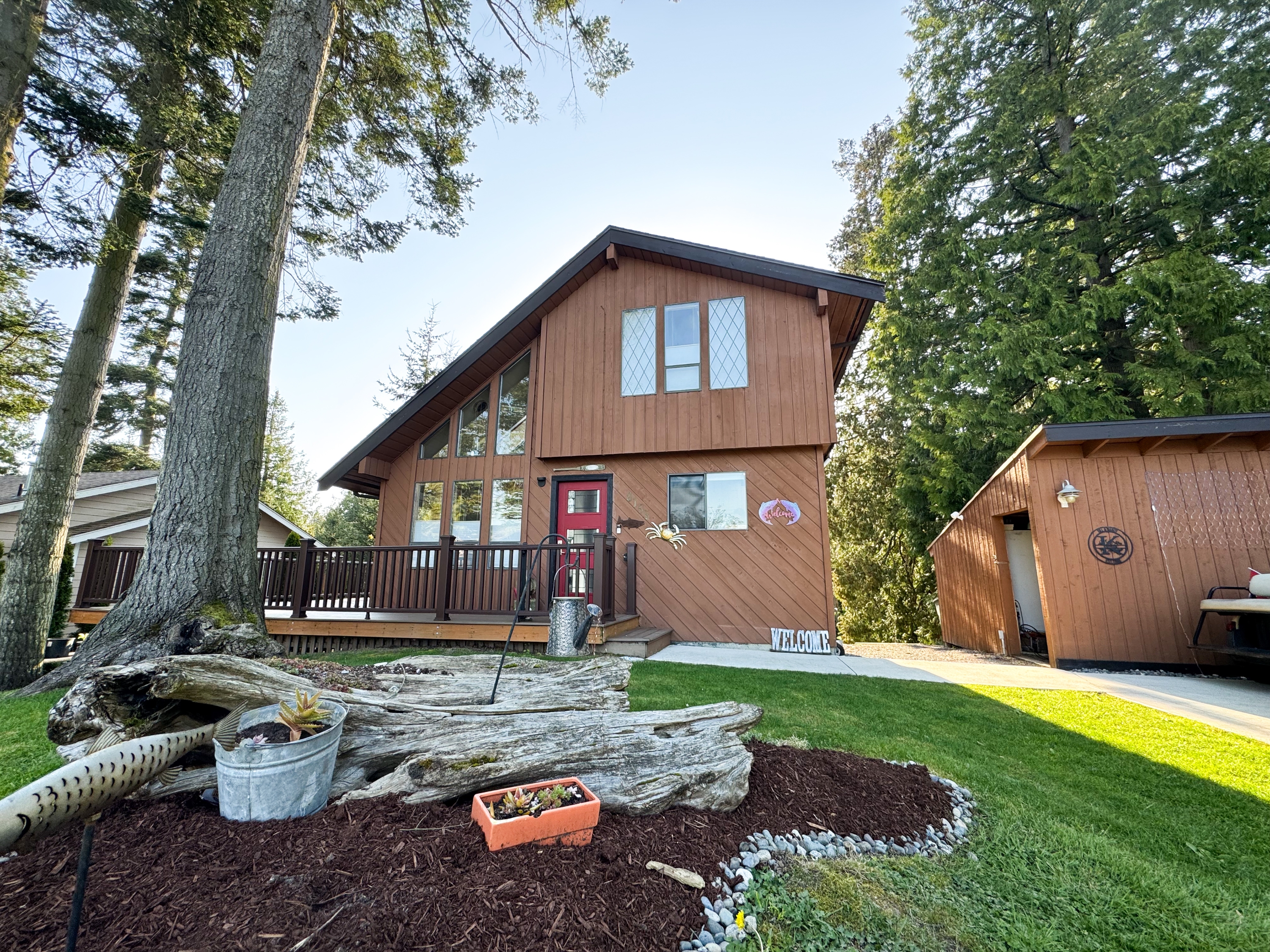 8155 Comox Loop