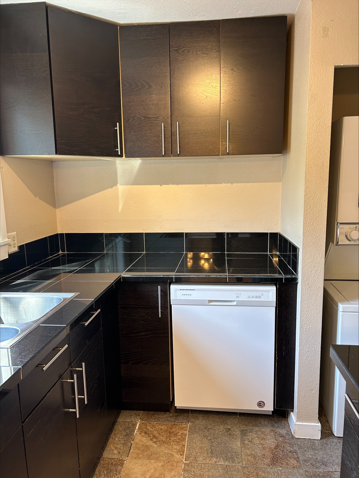 3437 Redwood Avenue - 16